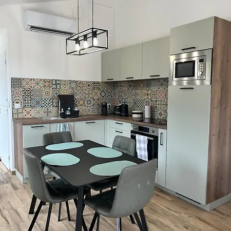 Les Saint Laurent - L'elegante Tatil Evi *